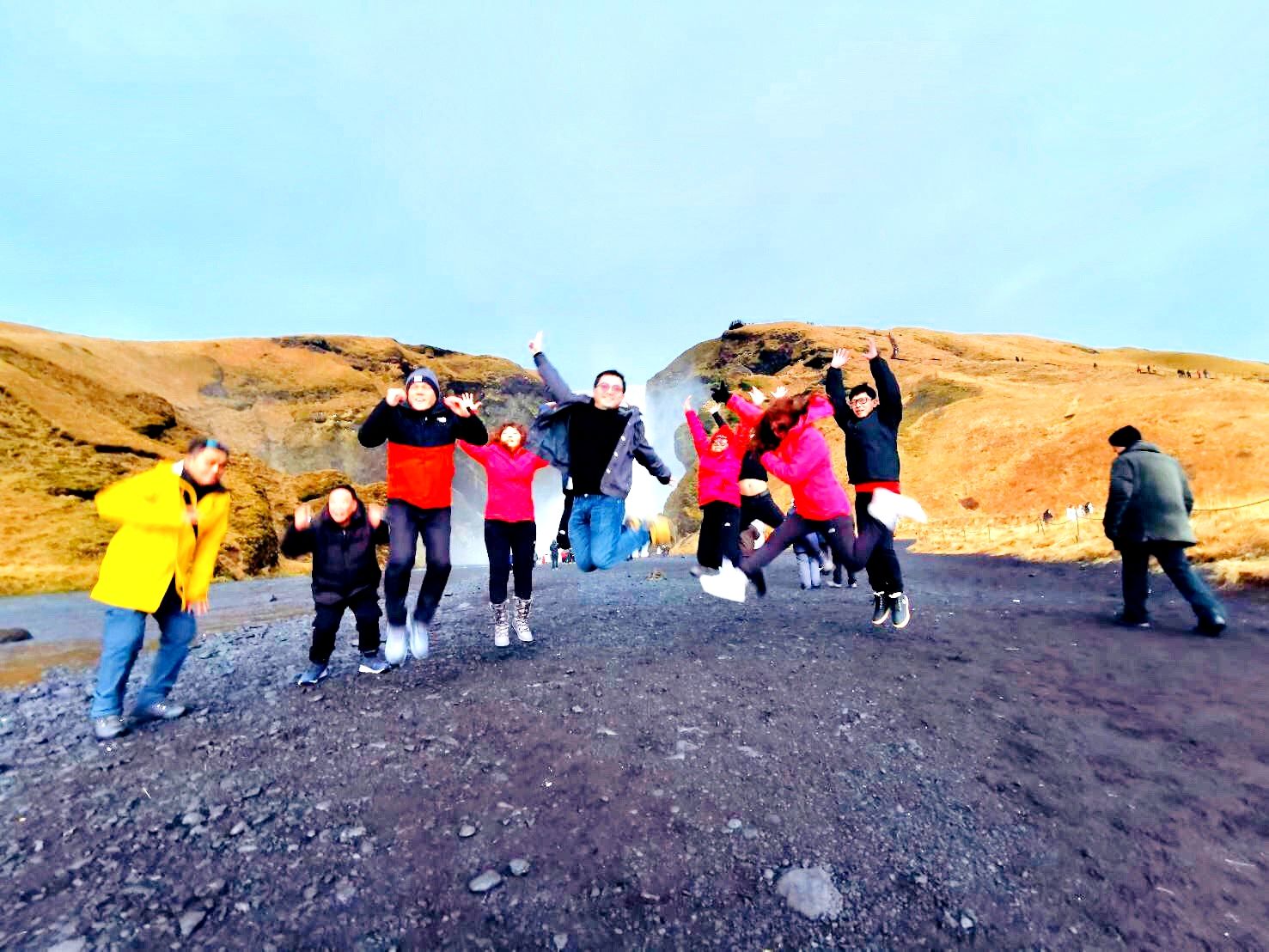 คลิ๊ก!!!-ชมภาพ คณะทัวร์ ท่องเที่ยว ประเทศไอซ์แลนด์ AMAZING ICELAND